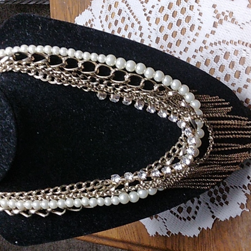 (Any 2 for $12) VTG 5 Layered necklace - Picture 9 of 9